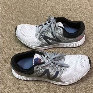 new balance neutral cushioned running shoes